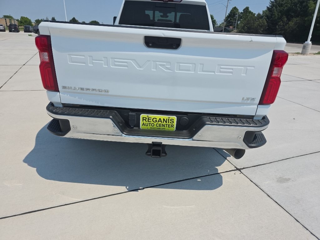 Used 2020 Chevrolet Silverado 3500 LTZ w/ LTZ Plus Package AWD/4WD image 6