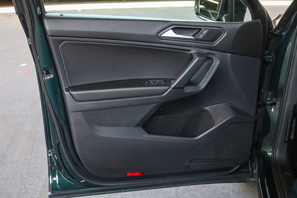 Used 2019 Volkswagen Tiguan SE w/ Panoramic Sunroof Package AWD/4WD image 24