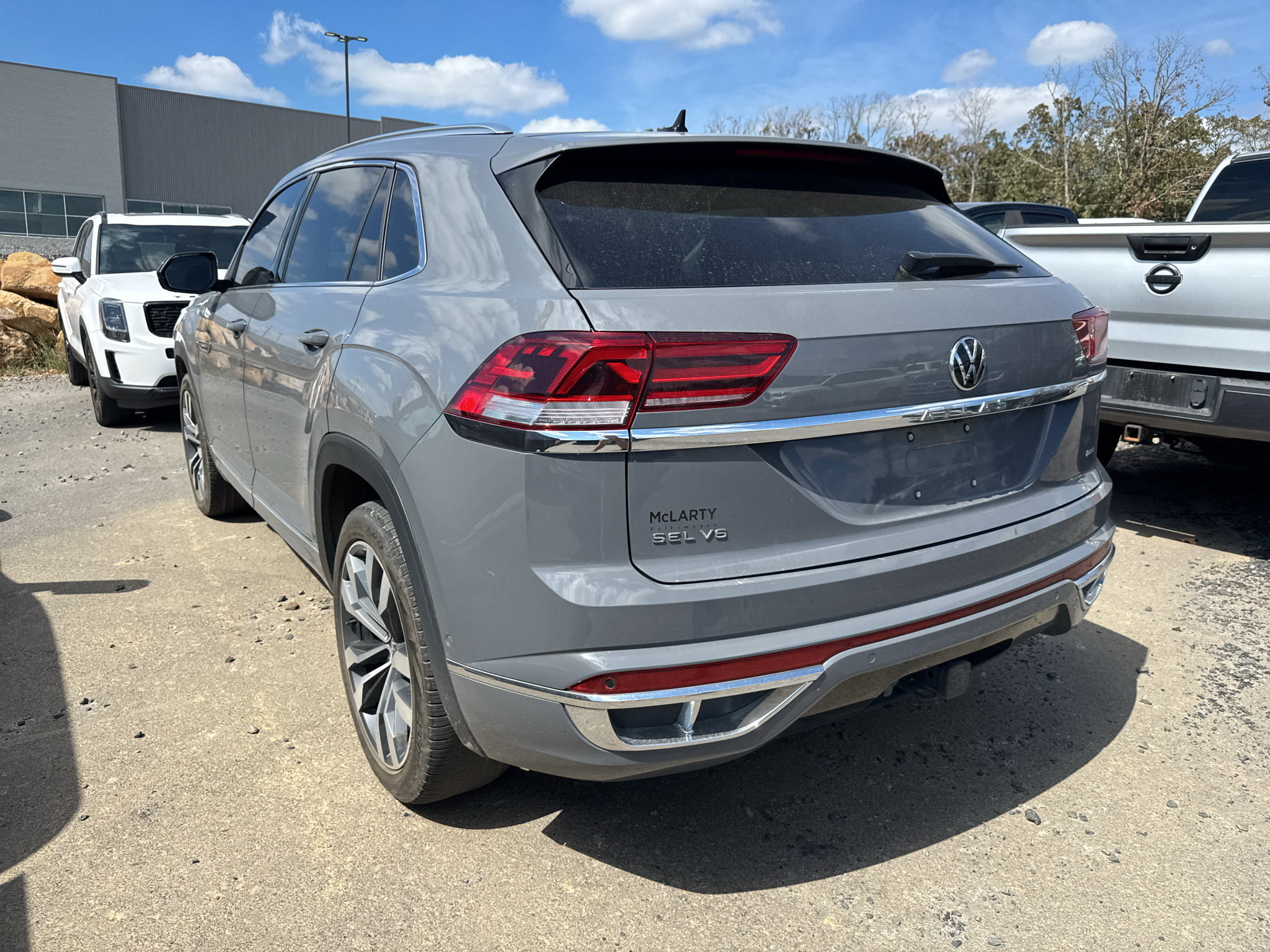 Used 2023 Volkswagen Atlas Cross Sport SEL Premium R-Line AWD/4WD image 9
