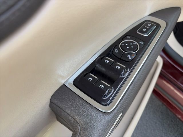 Used 2017 Lincoln Continental Select image 11