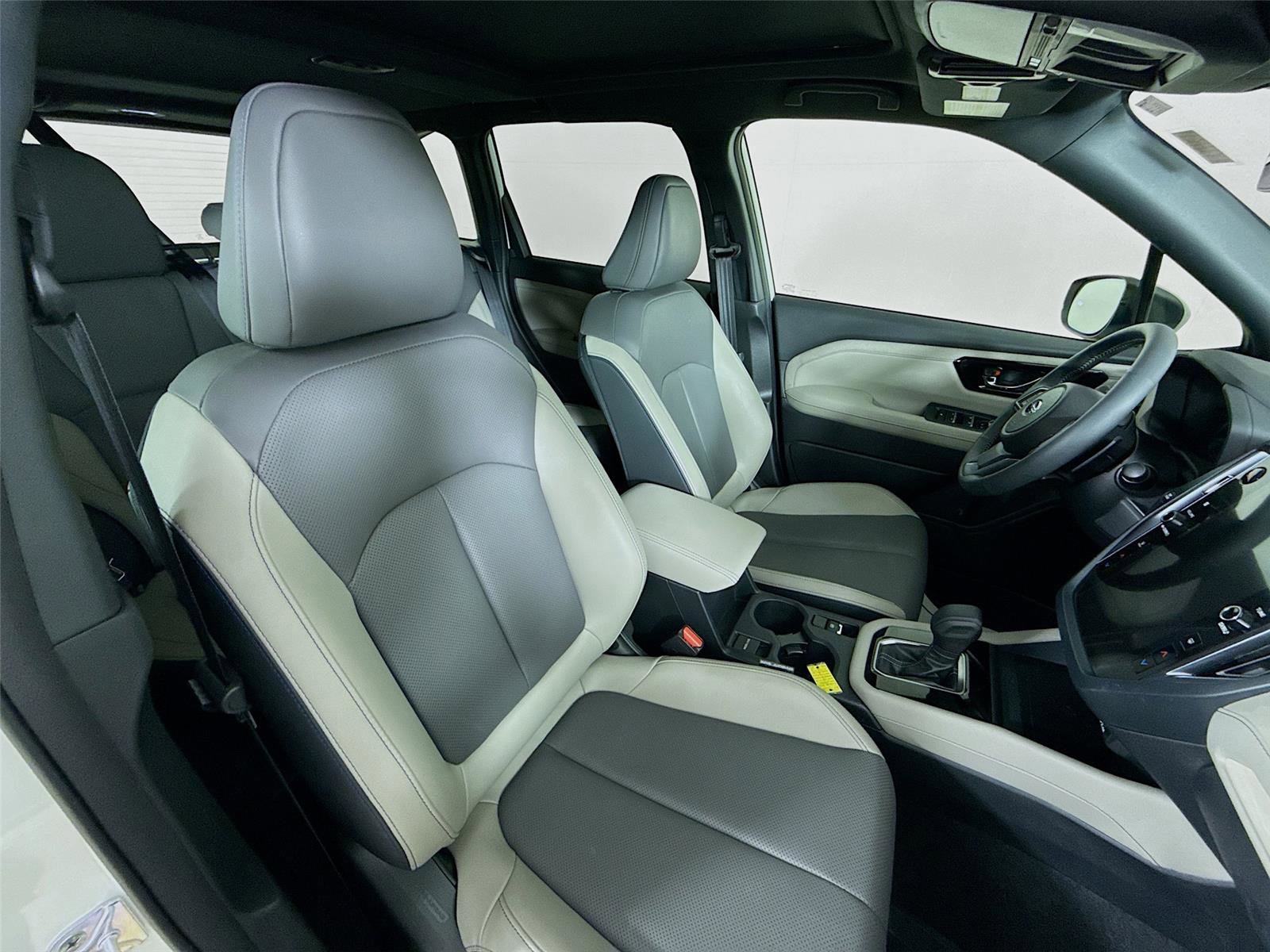 Used 2025 Subaru Forester Limited w/ Popular Package #1 image 28