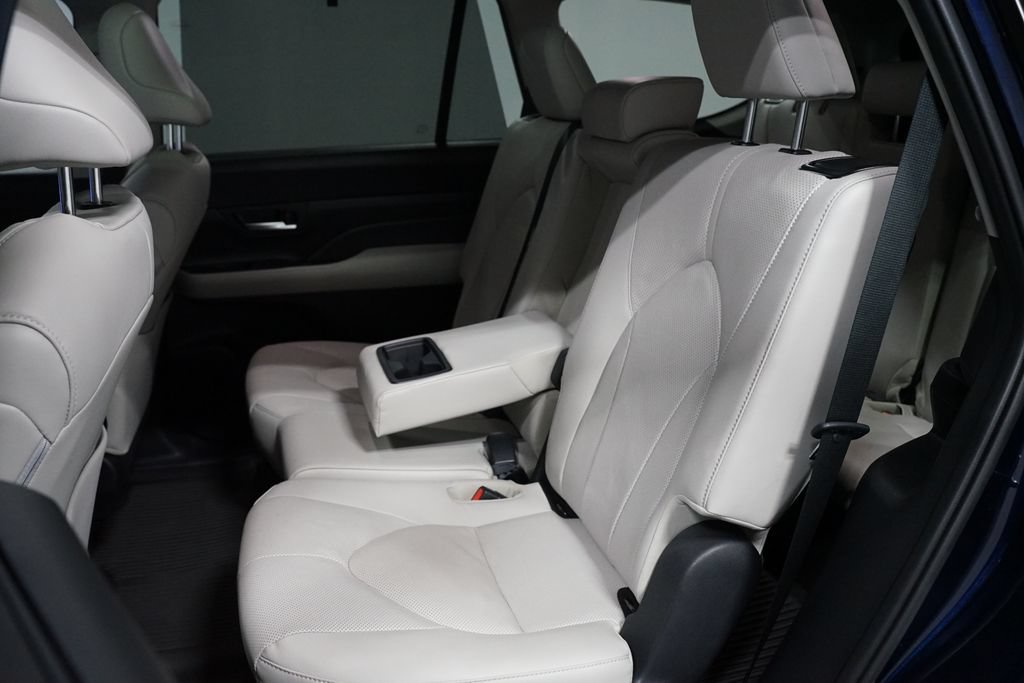 Certified 2025 Toyota Grand Highlander FWD image 30