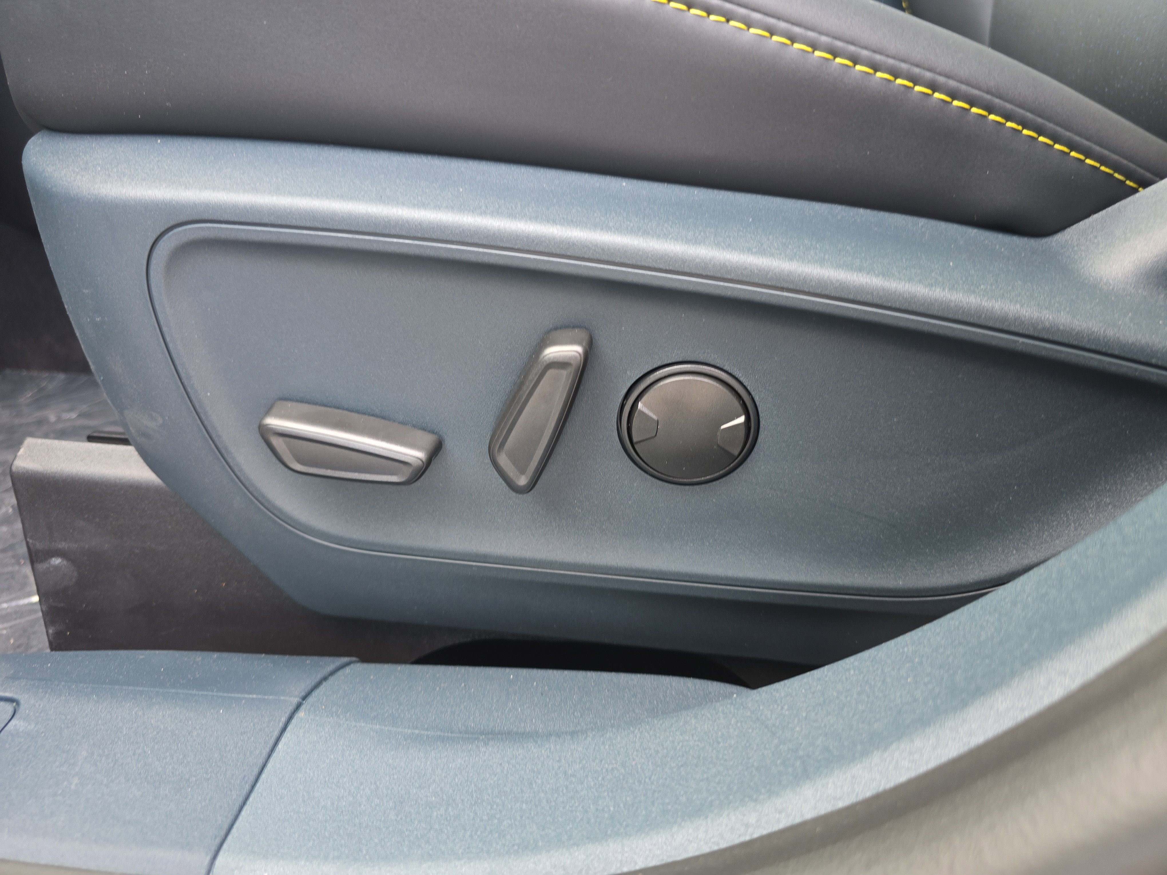 New 2025 Ford Maverick Lobo image 13