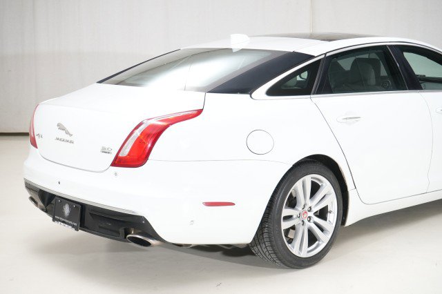 Used 2016 Jaguar XJ L Portfolio image 17