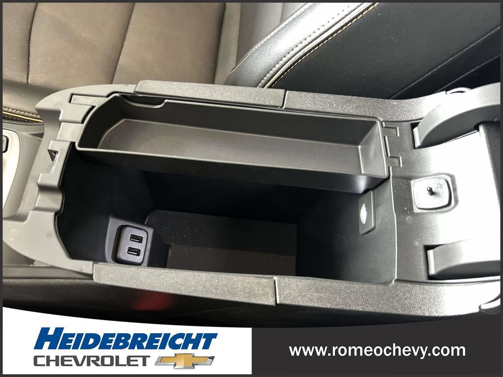 Used 2024 GMC Terrain AT4 w/ LPO, Floor Liner Package AWD/4WD image 29