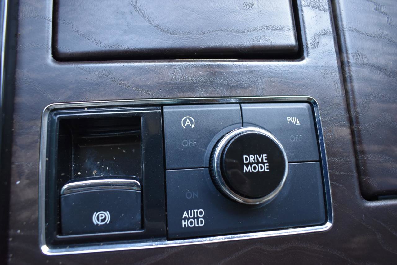 Used 2018 Lincoln Navigator Select RWD image 23