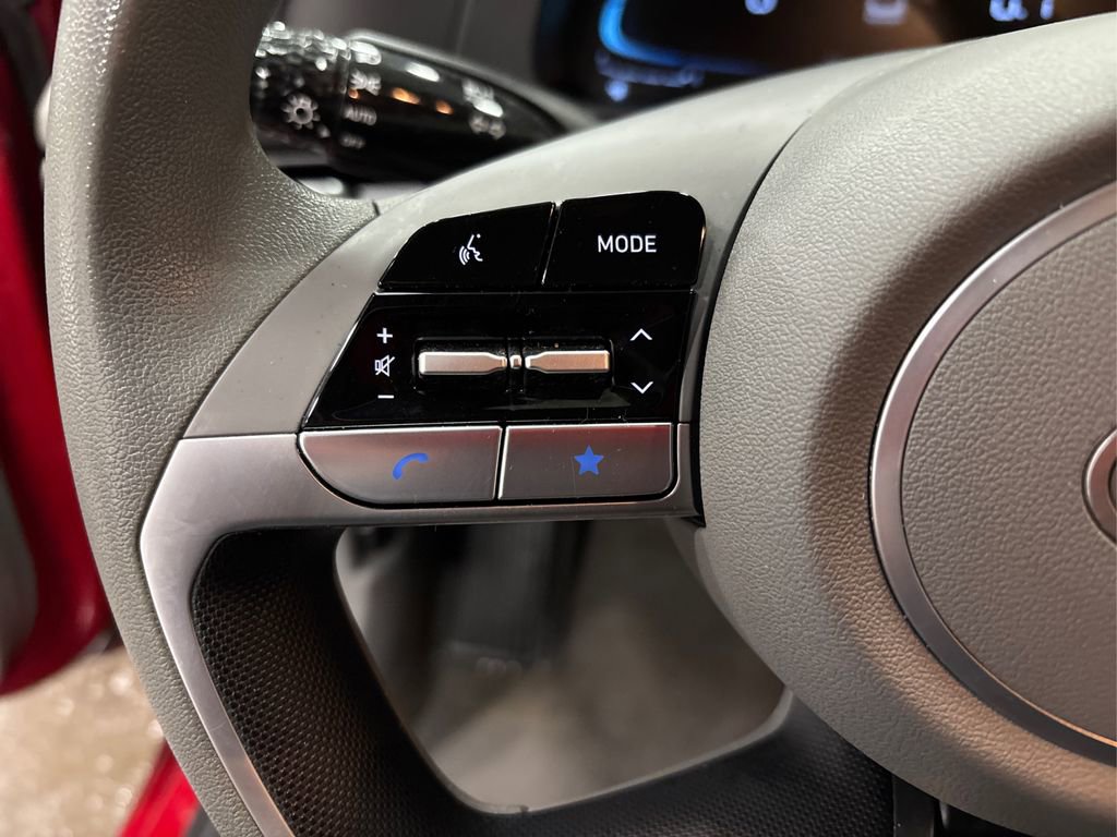 Used 2024 Hyundai Elantra SE image 26