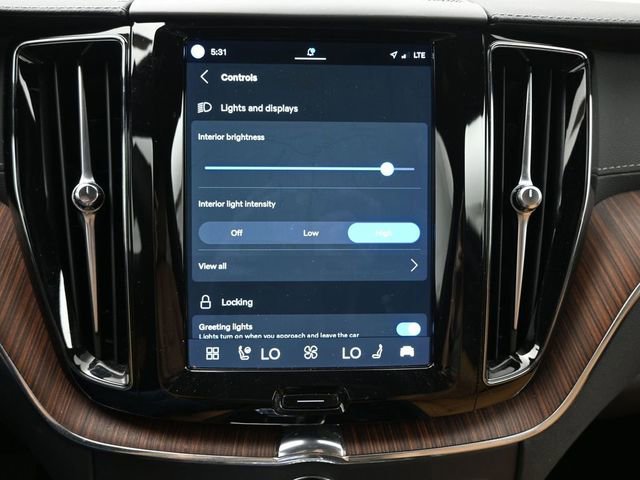 Used 2023 Volvo XC60 B5 Ultimate w/ Climate Package image 17