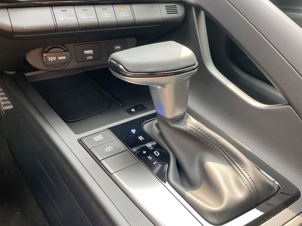 Used 2025 Hyundai Elantra Sport image 45