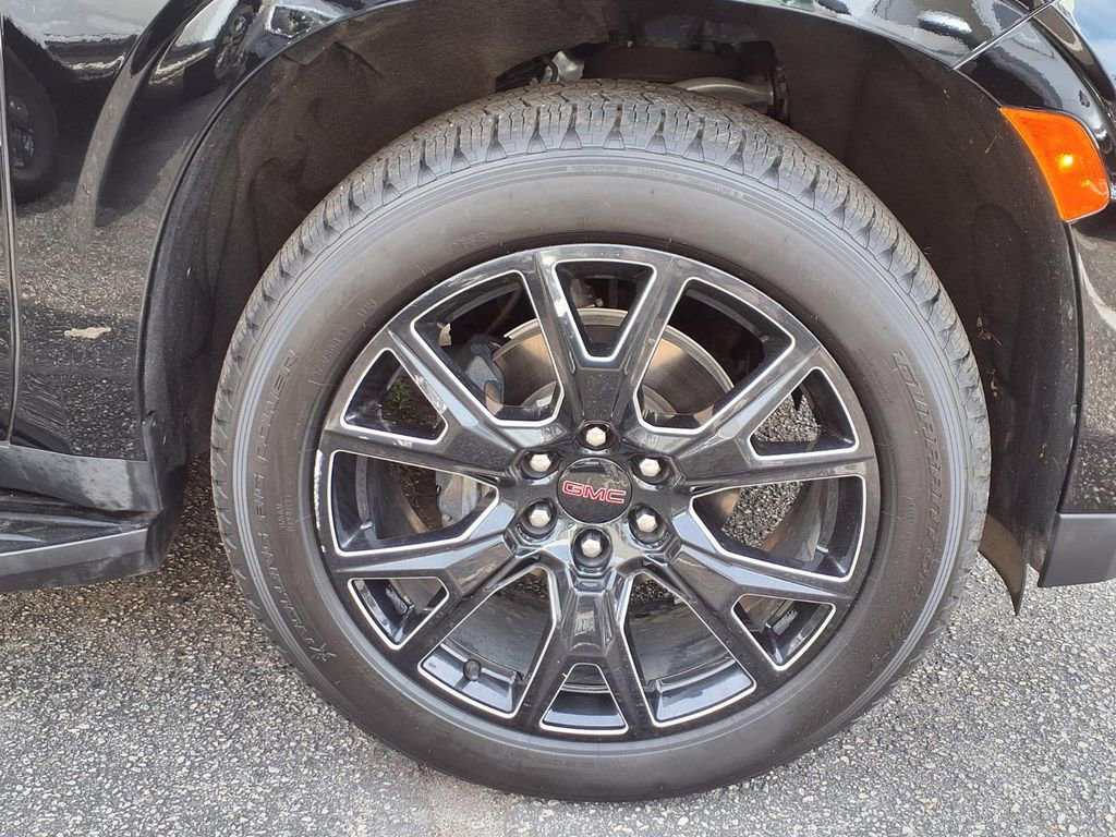 Used 2023 GMC Yukon XL Denali image 4