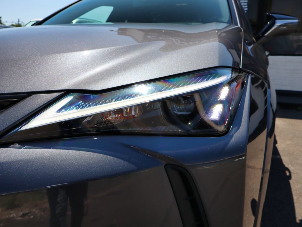 Used 2023 Lexus UX 250h AWD w/ Premium Package image 9