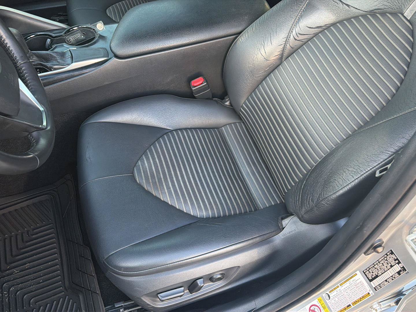 Used 2018 Toyota Camry SE w/ Convenience Package FWD image 28