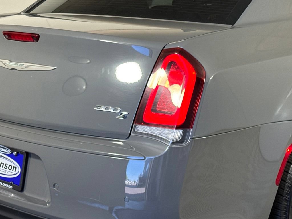 Used 2018 Chrysler 300 S w/ 300S Premium Group AWD/4WD image 9