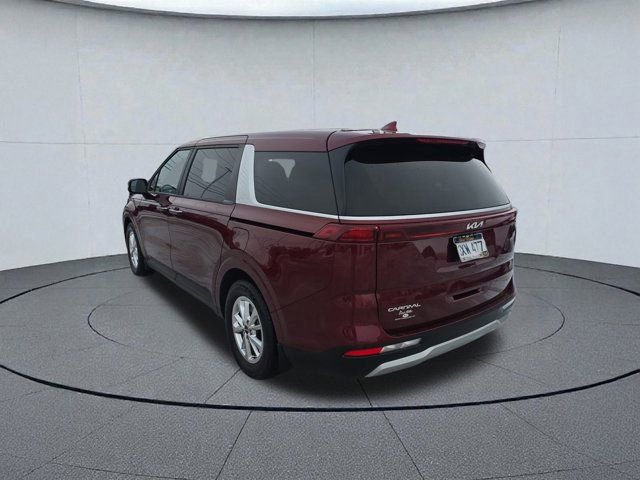Used 2023 Kia Carnival LX image 3