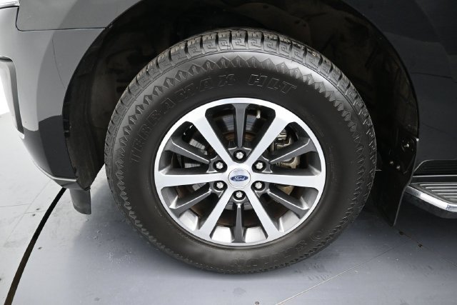 Used 2020 Ford Expedition Max XLT w/ Equipment Group 202A AWD/4WD image 9