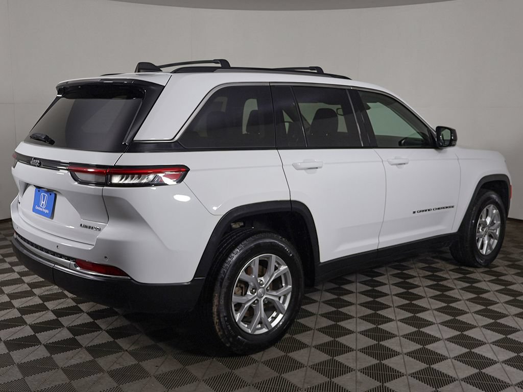 Used 2023 Jeep Grand Cherokee Limited AWD/4WD image 12