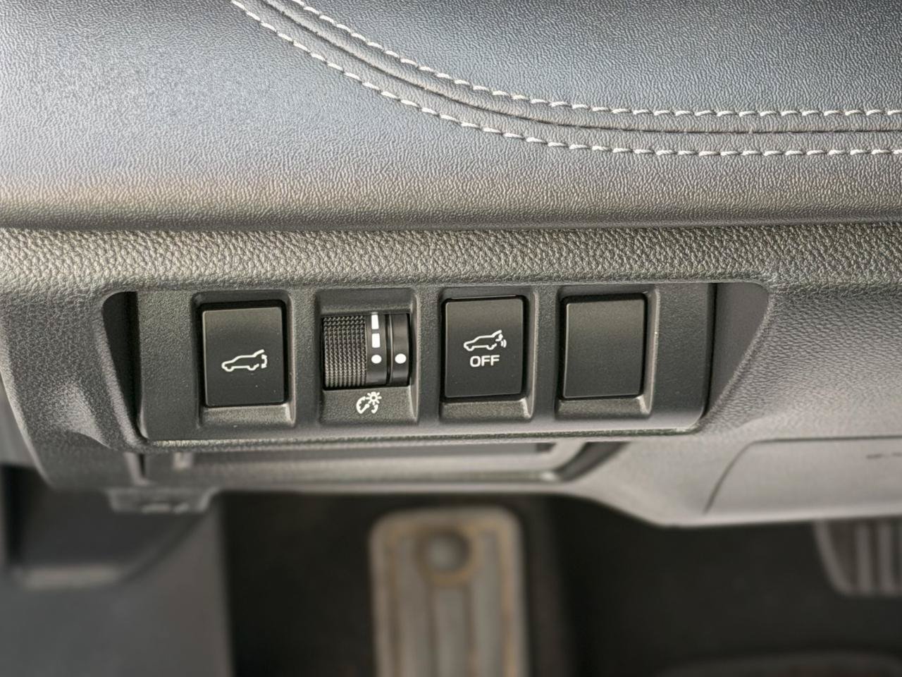 Used 2025 Subaru Outback Limited AWD/4WD image 15