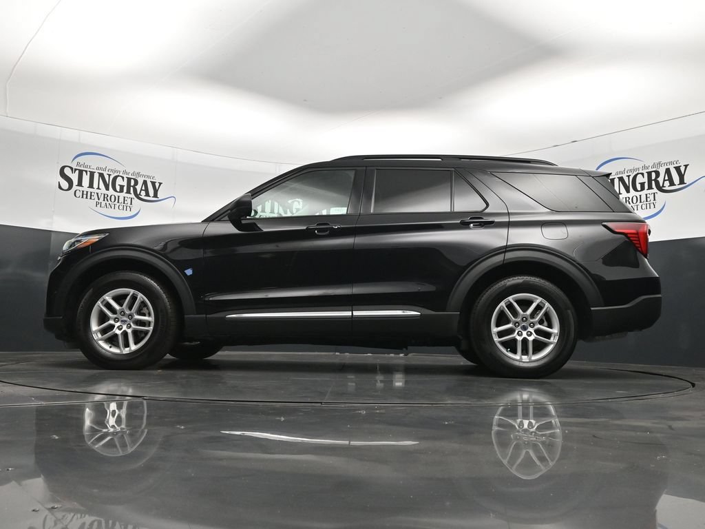 Used 2025 Ford Explorer Active RWD image 38