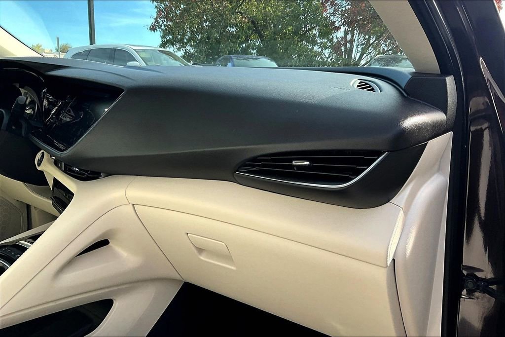 Used 2021 Buick Envision Avenir image 22