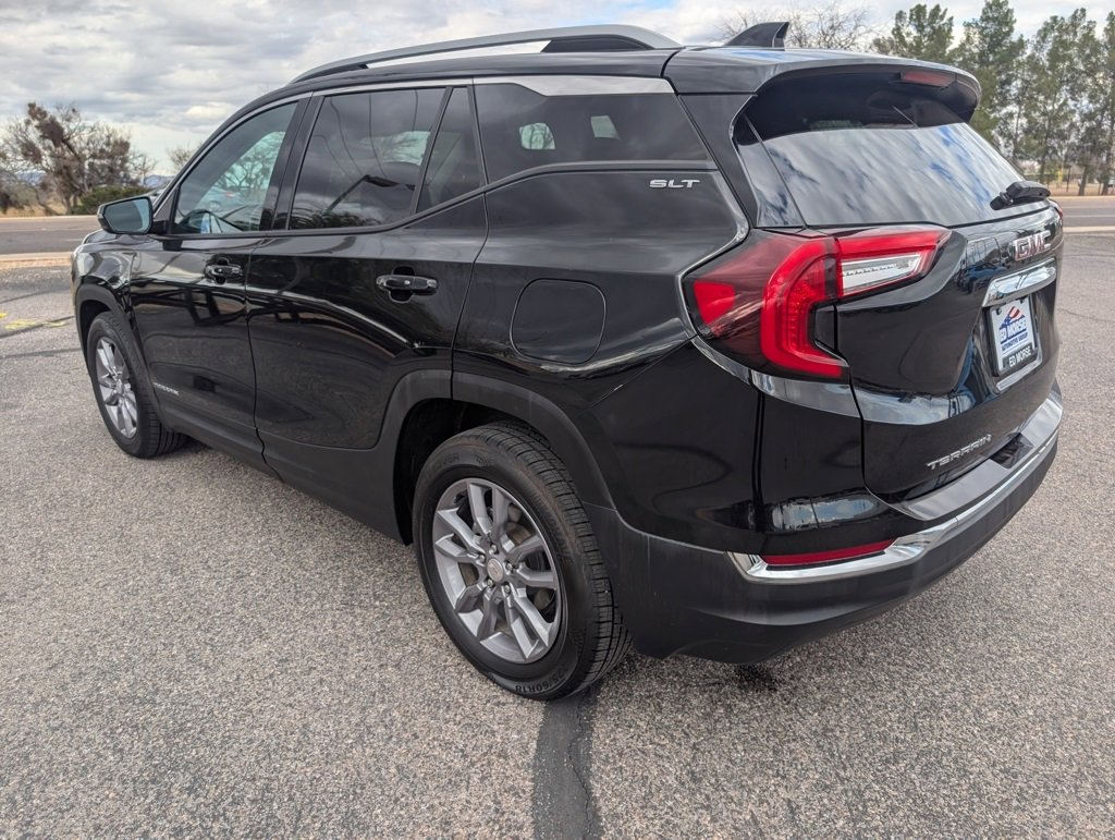 Certified 2024 GMC Terrain SLT image 3