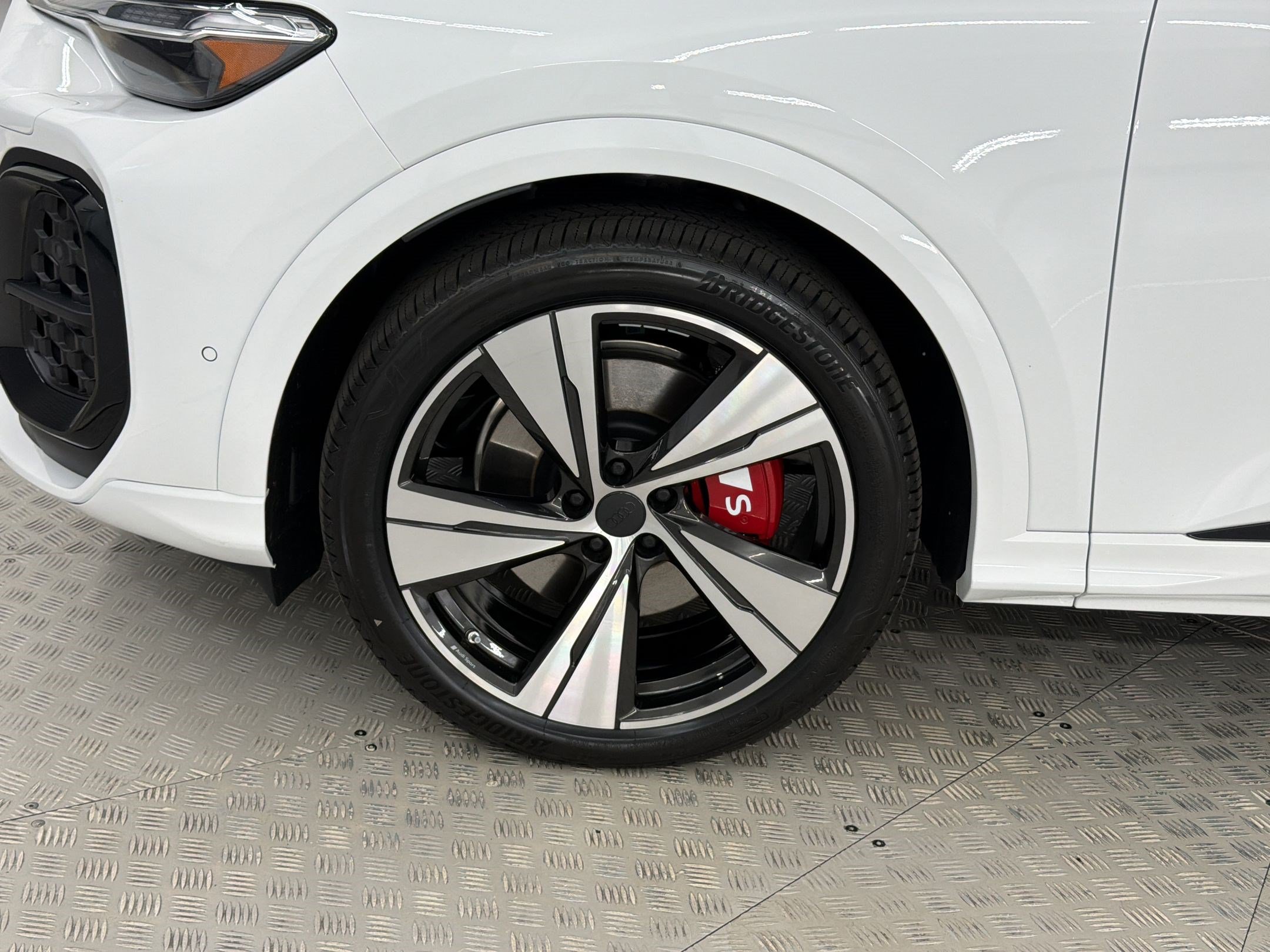 New 2026 Audi SQ5 Prestige AWD/4WD image 13