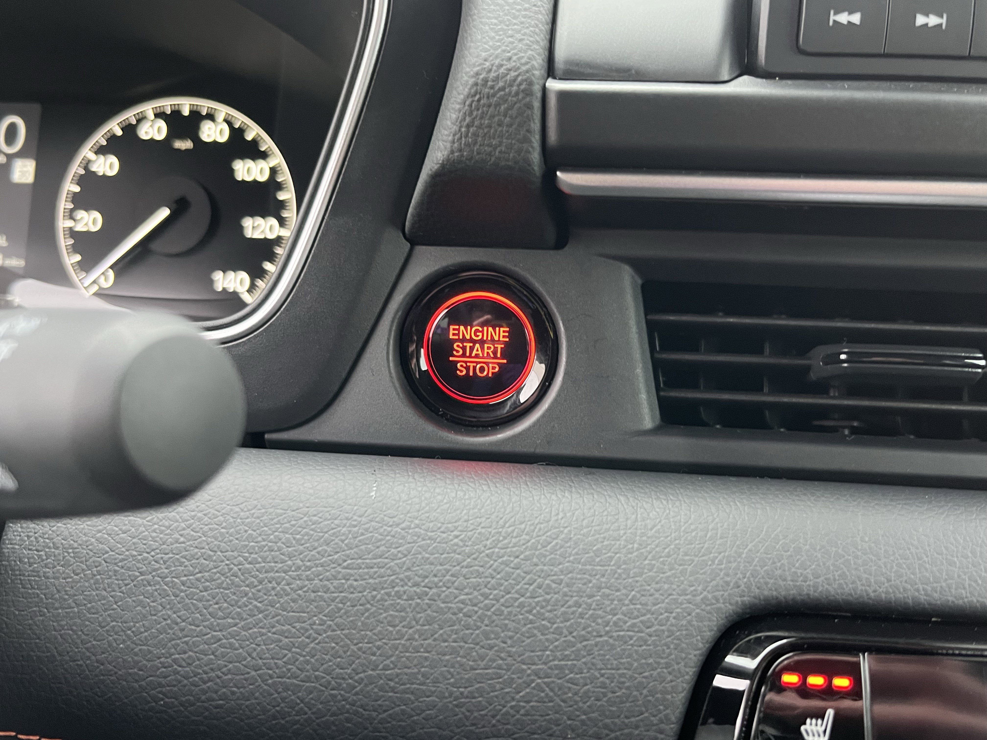 Used 2025 Honda Pilot Sport image 23