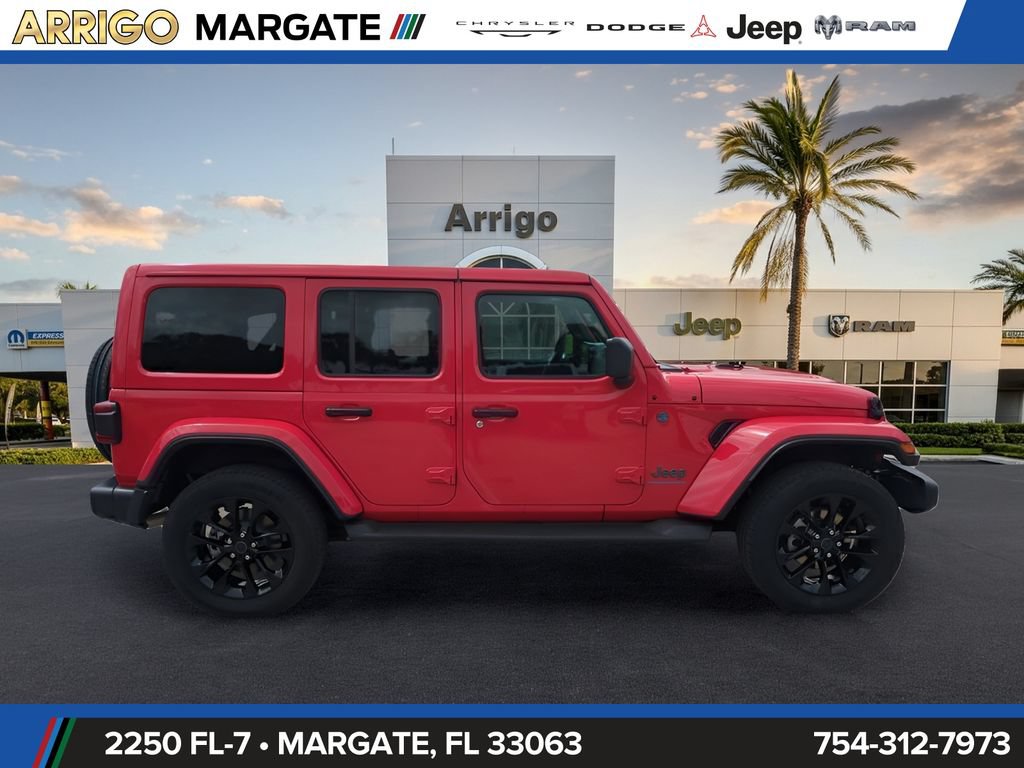 Used 2025 Jeep Wrangler Unlimited Sahara AWD/4WD image 4