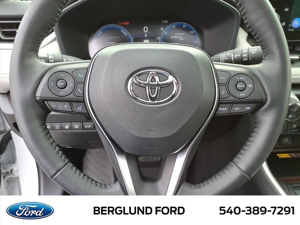 Used 2025 Toyota RAV4 Limited image 20