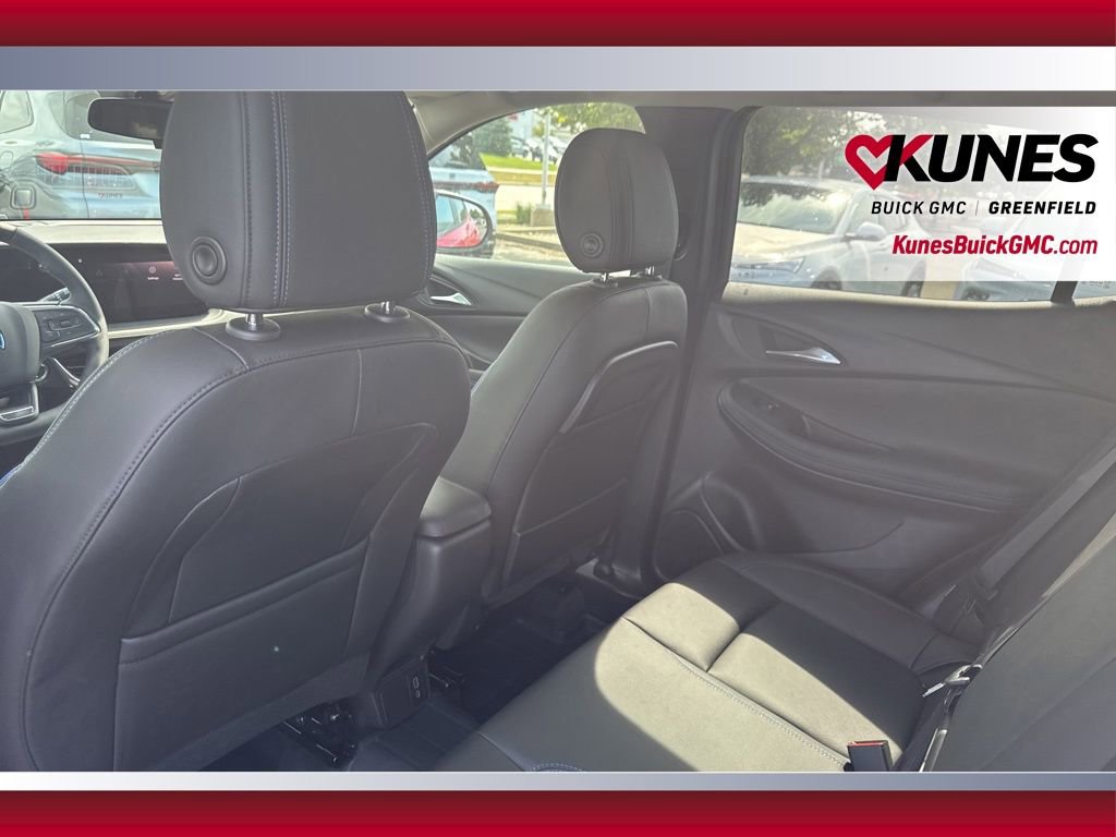 New 2026 Buick Encore GX Sport Touring w/ Comfort Package AWD/4WD image 38