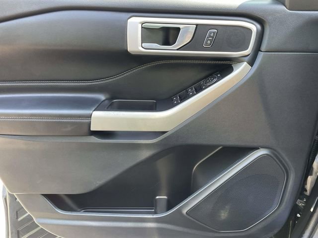 Used 2022 Ford Explorer XLT w/ Equipment Group 202A image 32