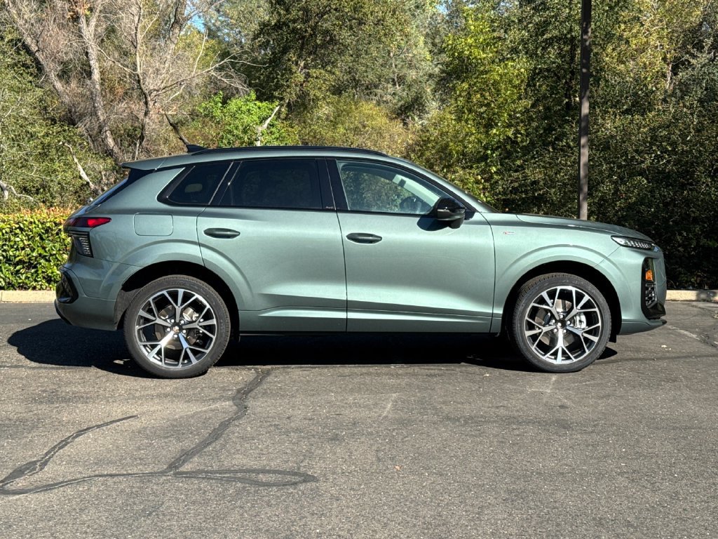 New 2026 Audi Q3 quattro 2.0T AWD/4WD image 4