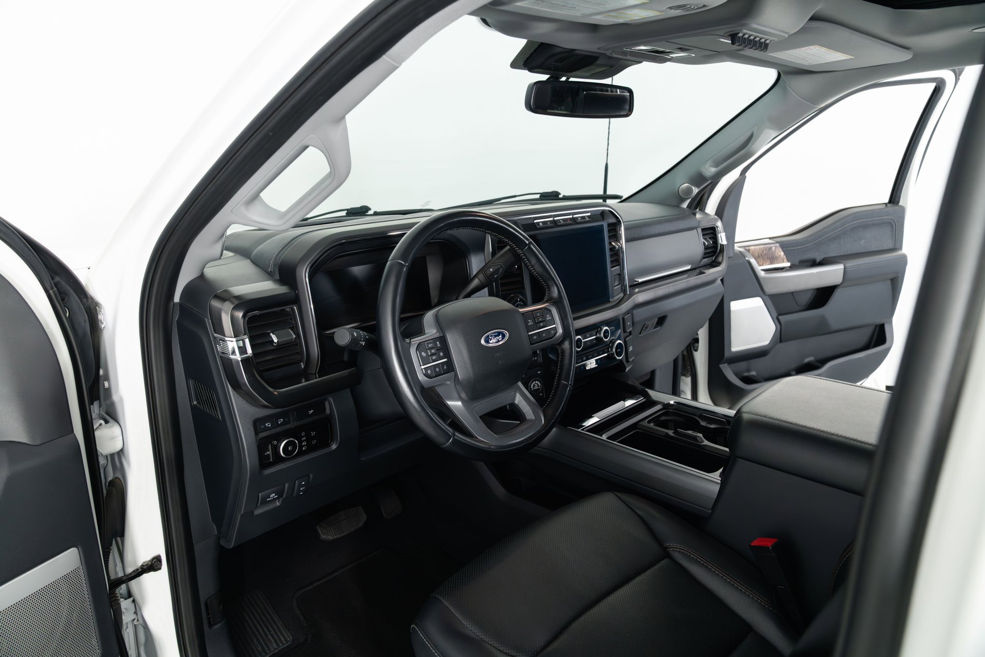 Used 2023 Ford F350 Lariat w/ Lariat Ultimate Package AWD/4WD image 7