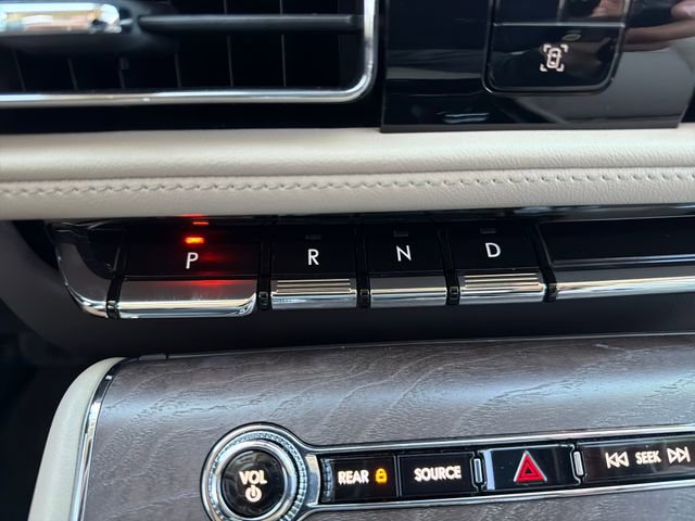 Used 2024 Lincoln Aviator Reserve w/ Equipment Group 201A image 14