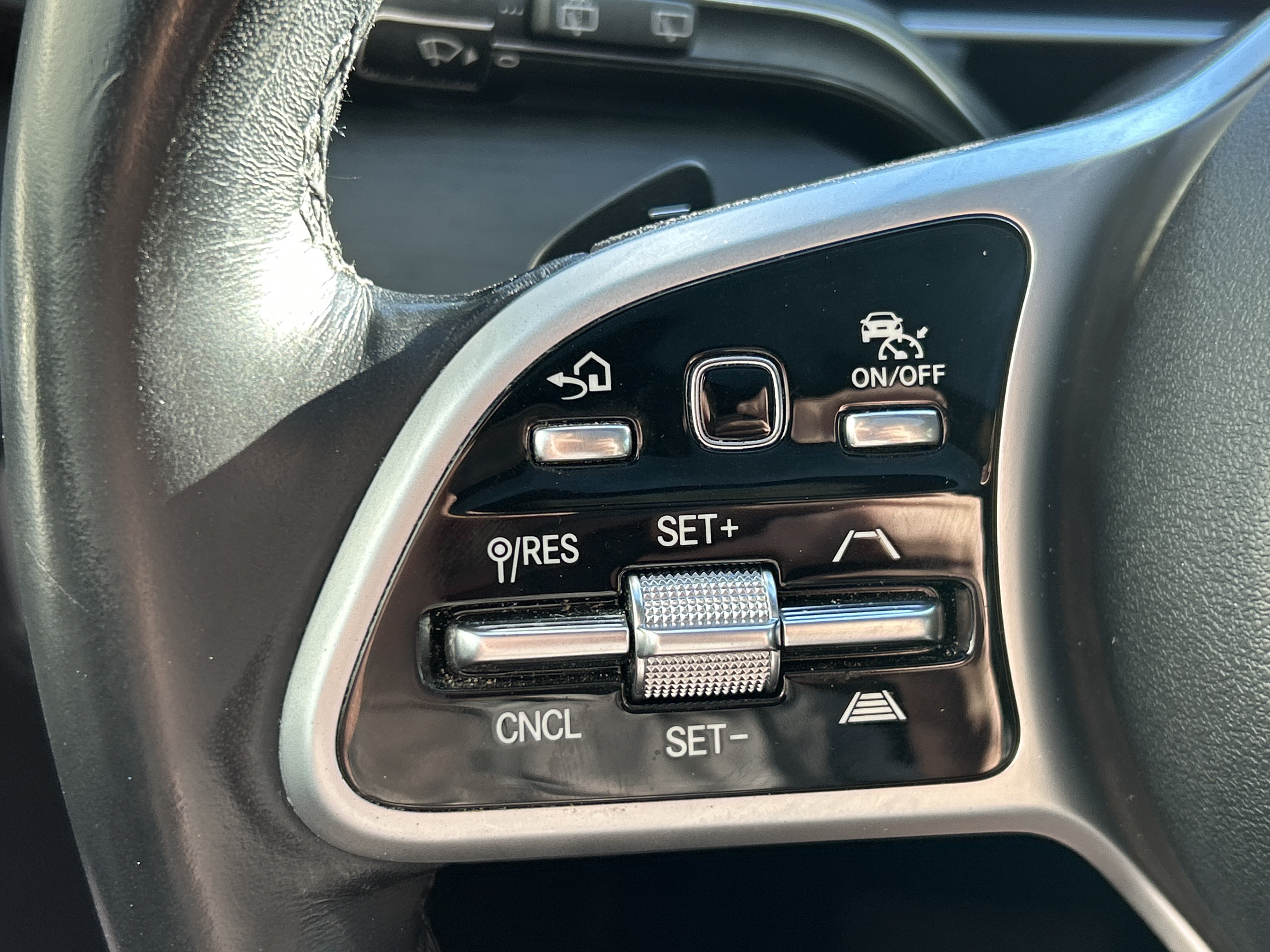 Certified 2020 Mercedes-Benz GLE 450 4MATIC image 36