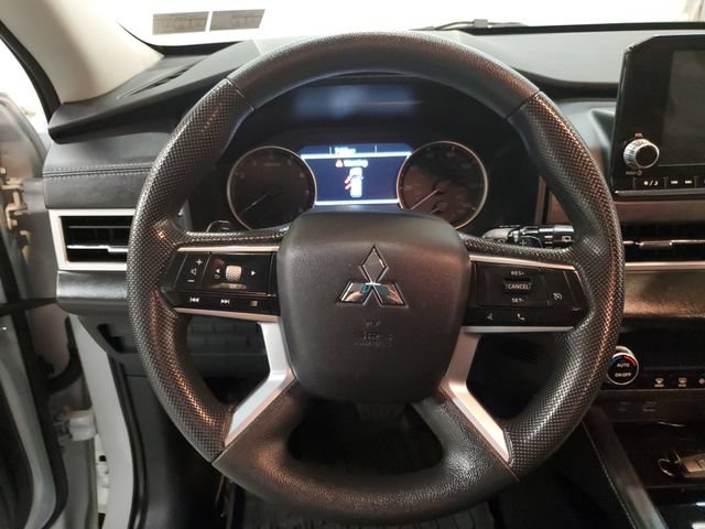 Used 2024 Mitsubishi Outlander ES AWD/4WD image 14