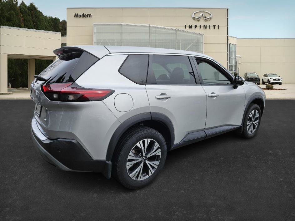 Used 2022 Nissan Rogue SV image 4