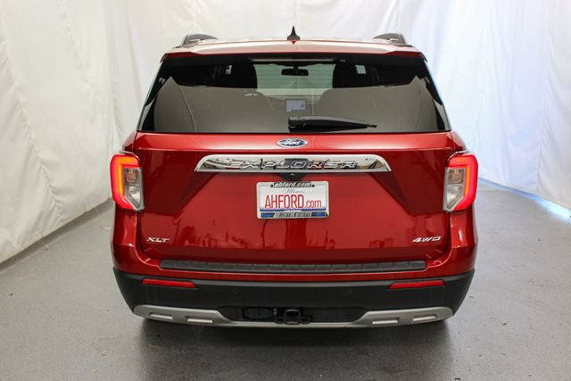 Used 2023 Ford Explorer XLT w/ Equipment Group 202A AWD/4WD image 8