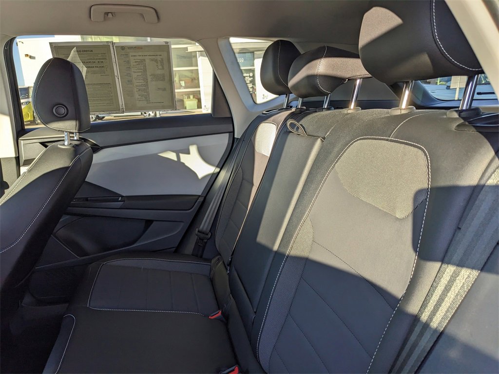 Certified 2023 Volkswagen Taos SE w/ Black Wheel Package image 19