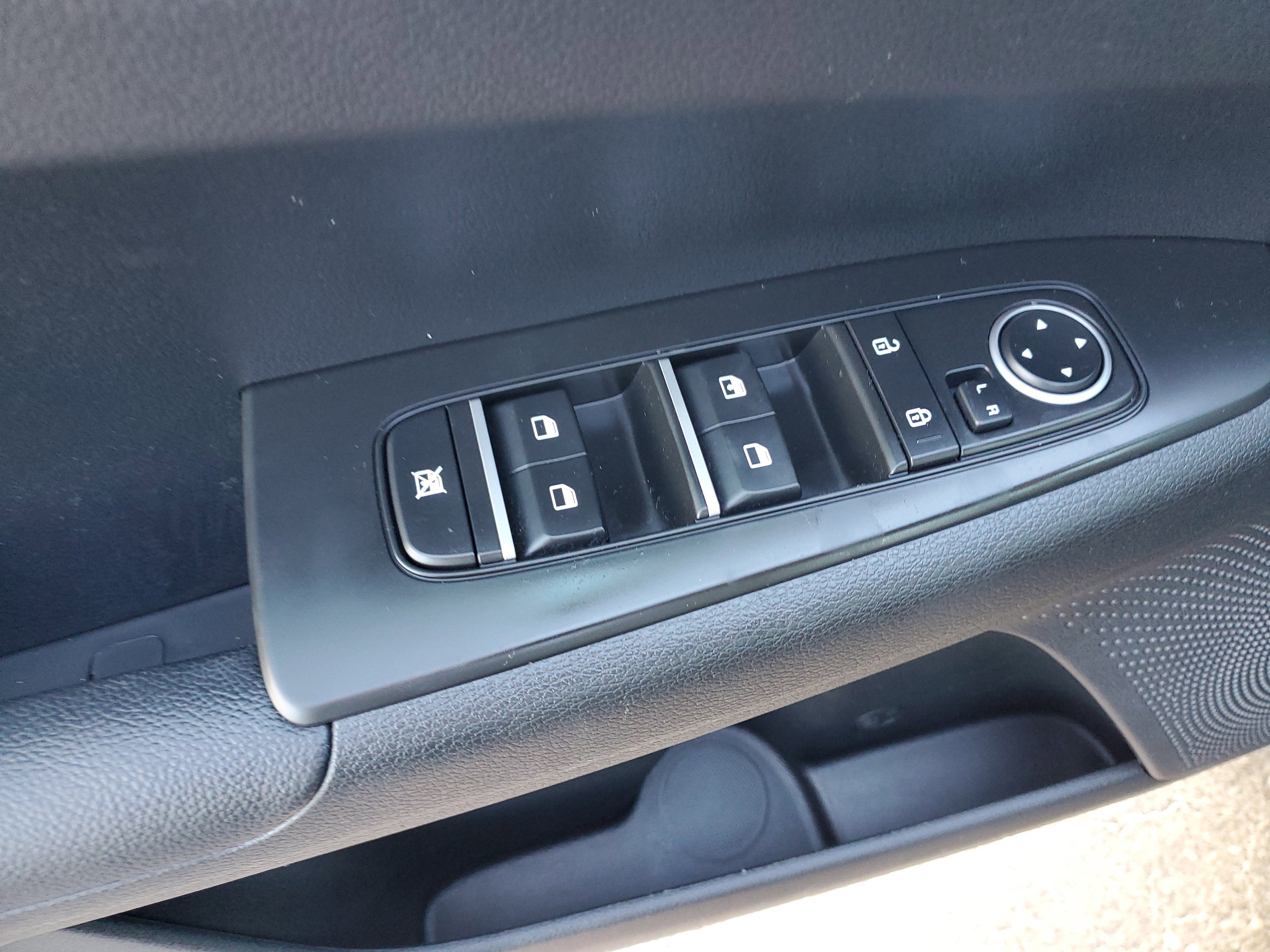 New 2022 Kia Forte LXS w/ LXS Technology Package image 15