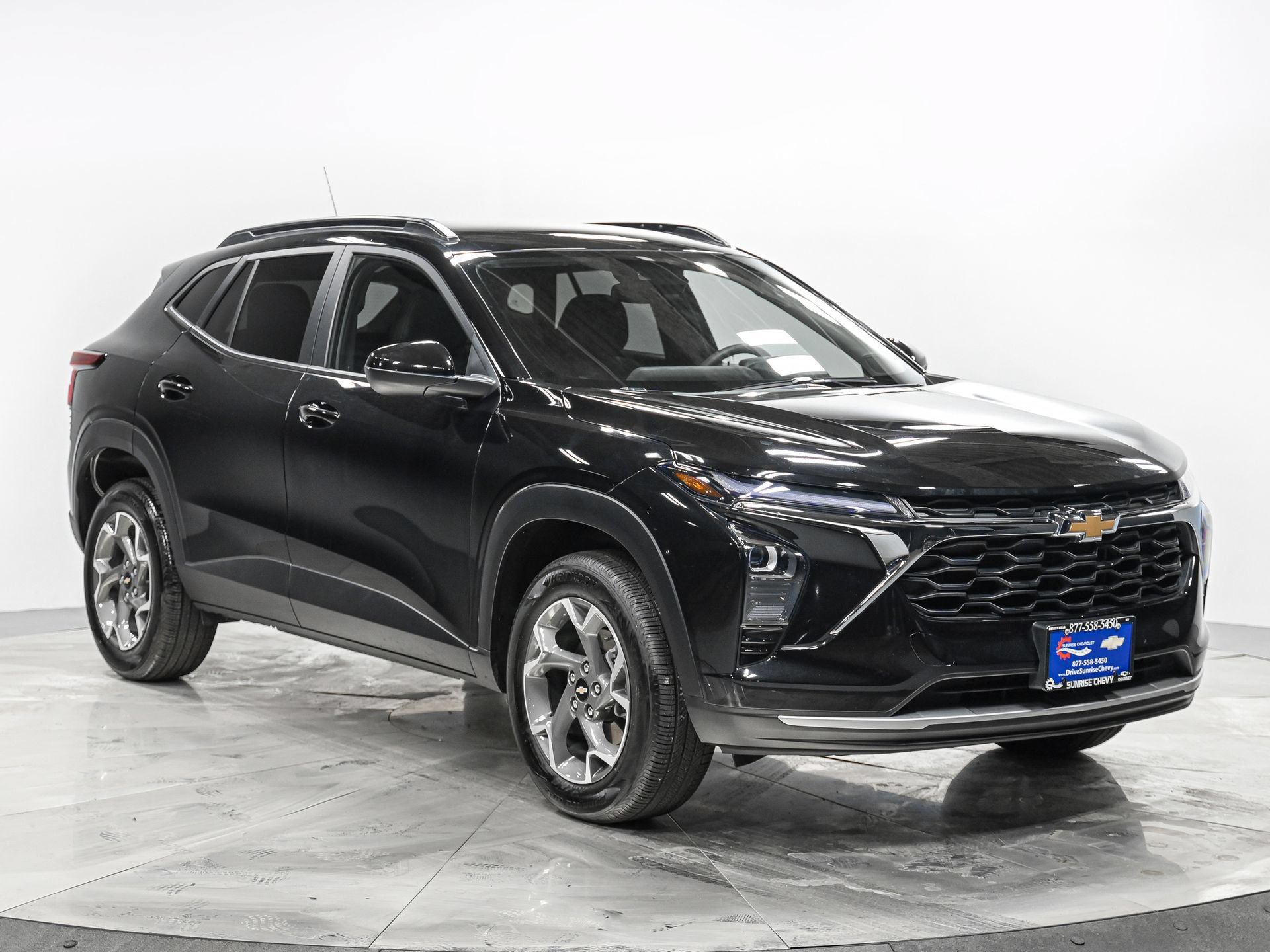 Used 2024 Chevrolet Trax LT FWD image 11