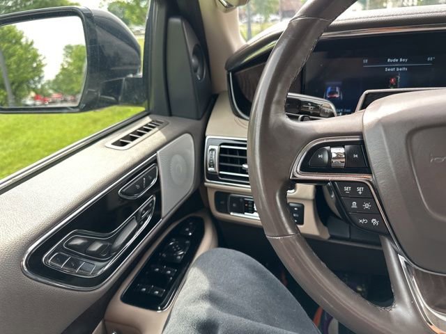 Used 2022 Lincoln Navigator Reserve AWD/4WD image 46