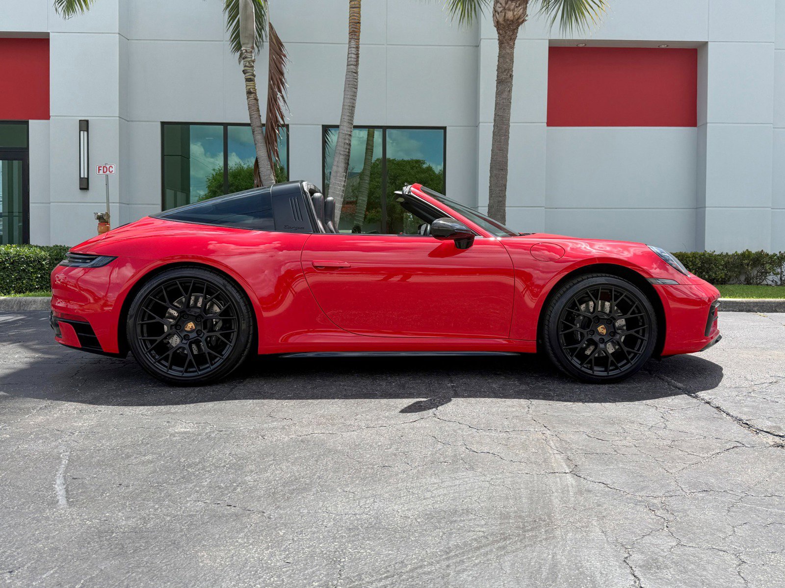 Used 2022 Porsche 911 Targa 4S AWD/4WD image 3