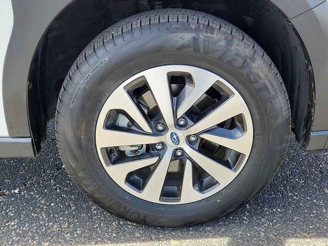 Certified 2025 Subaru Outback Premium AWD/4WD image 7
