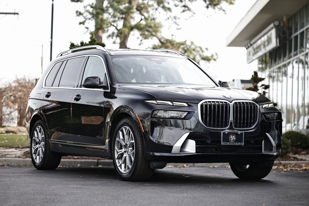 Used 2023 BMW X7 xDrive40i image 1
