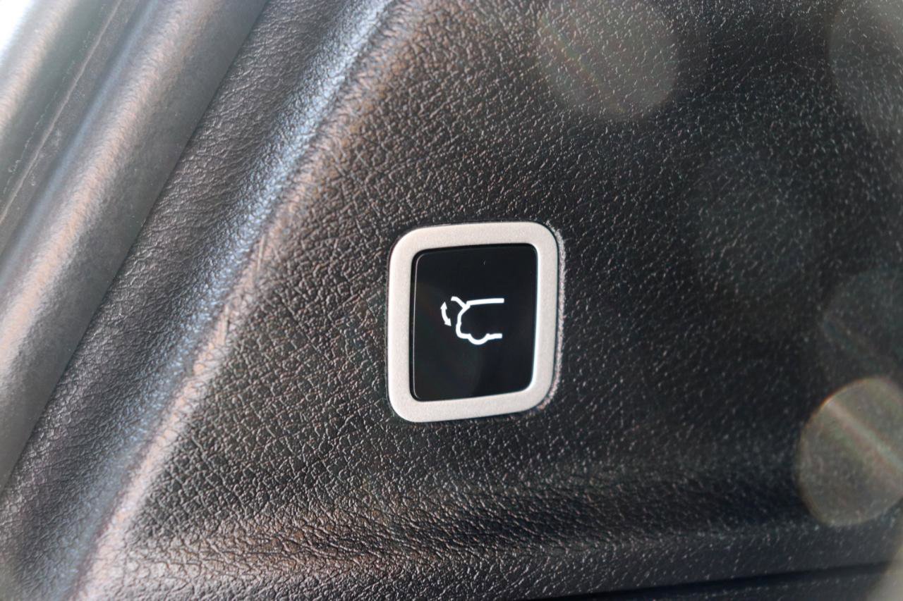 Used 2025 Chrysler Pacifica Limited FWD image 61