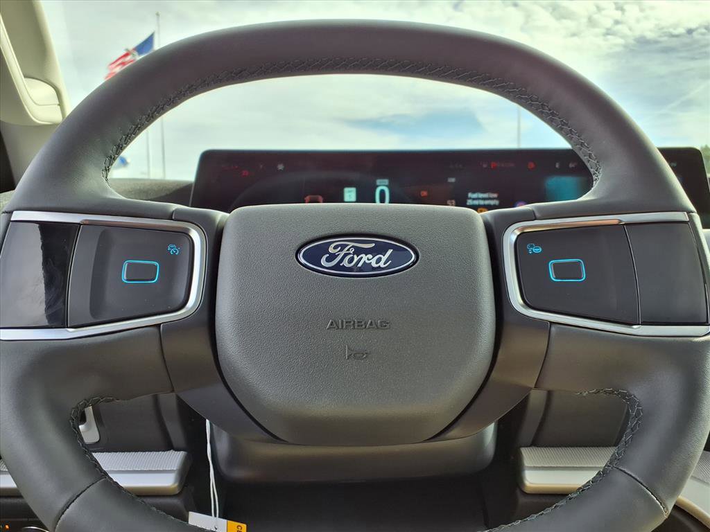 New 2025 Ford Expedition Active image 26