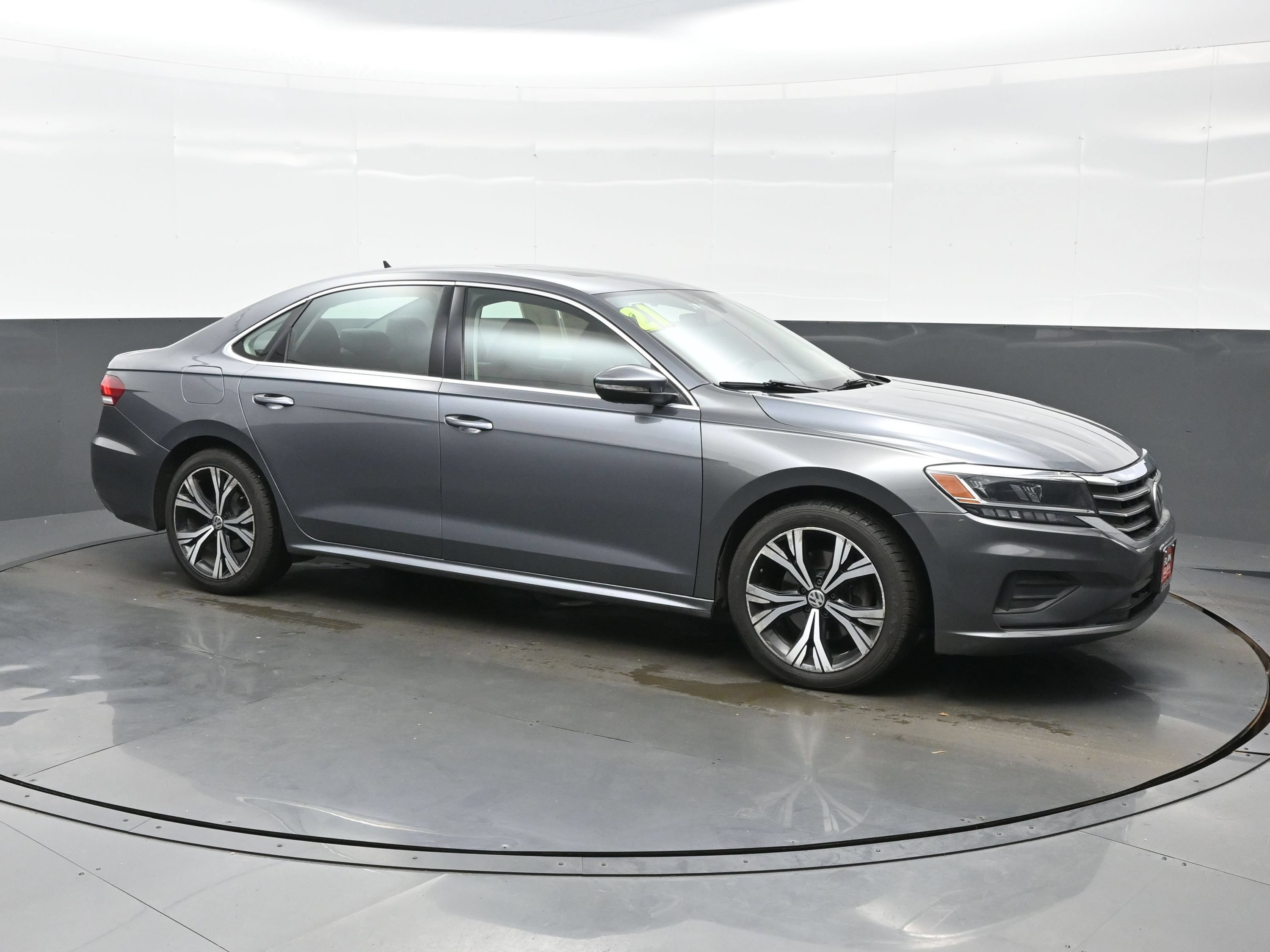 Used 2021 Volkswagen Passat 2.0T SE FWD image 6
