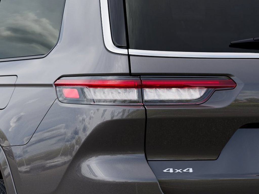 New 2025 Jeep Grand Cherokee L Overland w/ Advanced Protech Group III AWD/4WD image 9