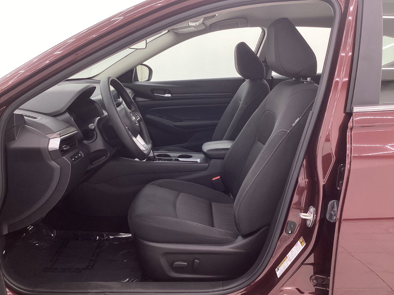 Used 2025 Nissan Altima 2.5 SV image 14