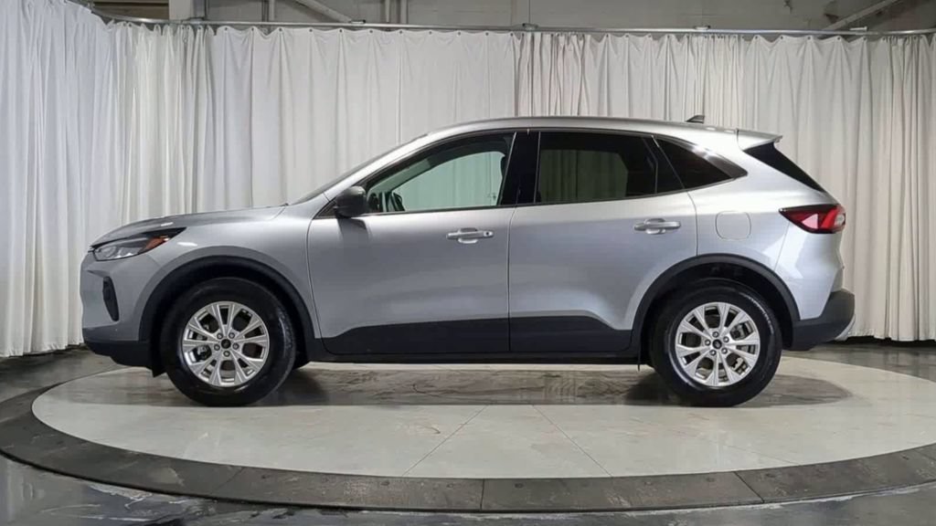 Used 2023 Ford Escape Active AWD/4WD image 6